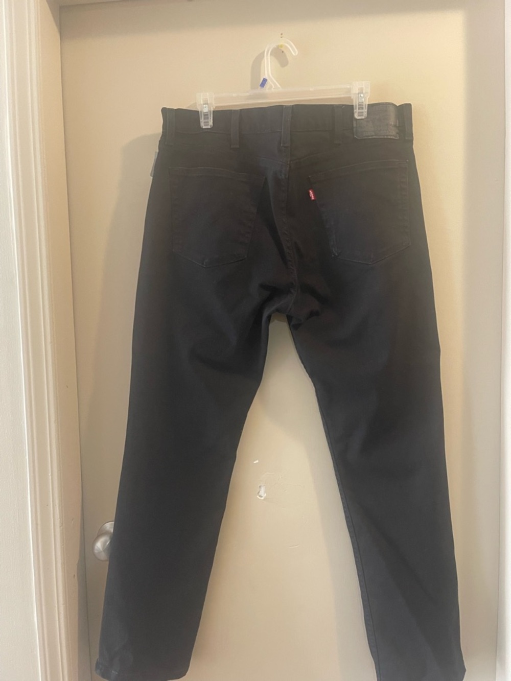 Levi's Men's Black Straight Jeans - Classic Back Pocket Style